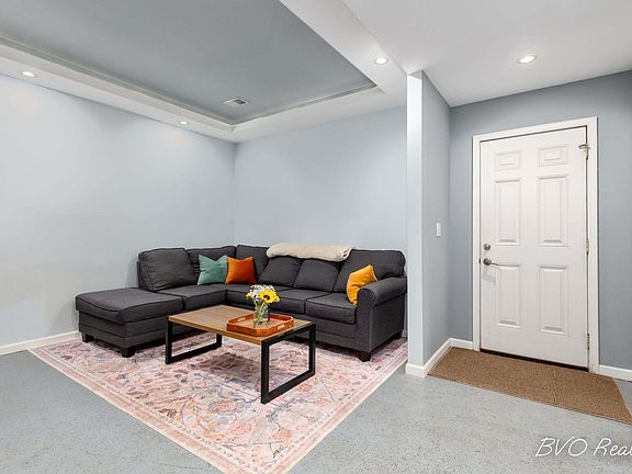 4th image of 18210 Mohawk Dr Unit 6