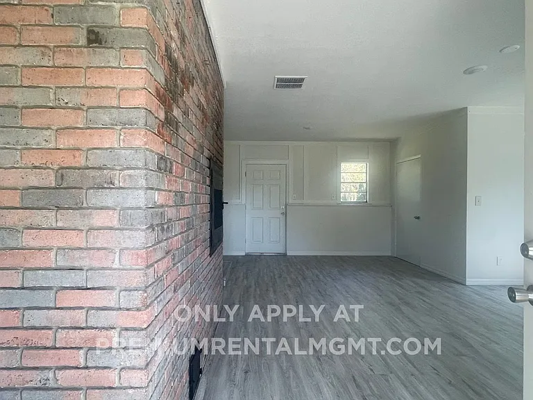 703 Gotts Rd — Photo 5