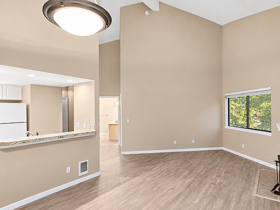3rd image of 10025 SE Talbert St