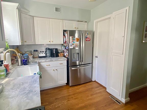 5th image of 4812 Park Ave