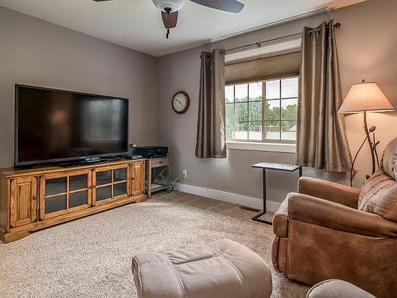 5th image of 8598 Lakeview Dr #B