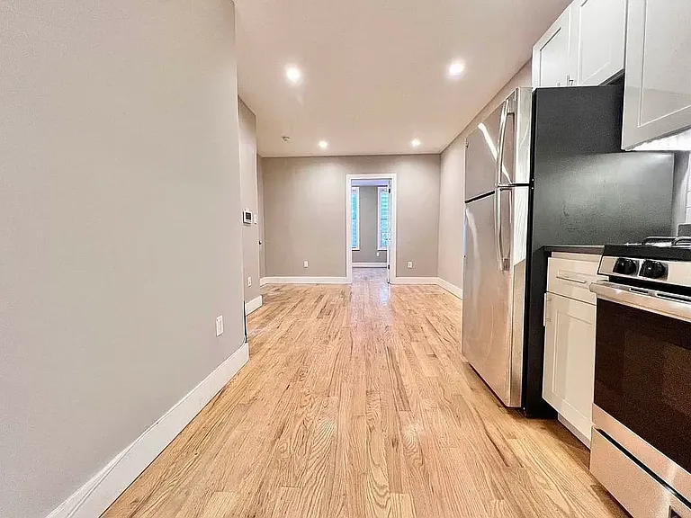 60-16 54th Pl #2R — Photo 6
