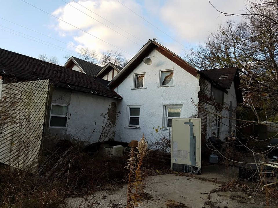 2nd image of 927 N Front St