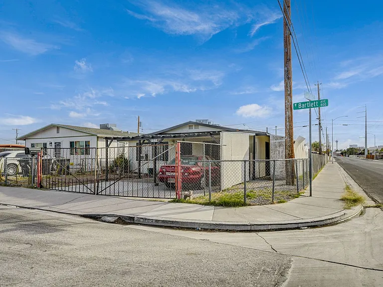893 W Bartlett Ave — Photo 1