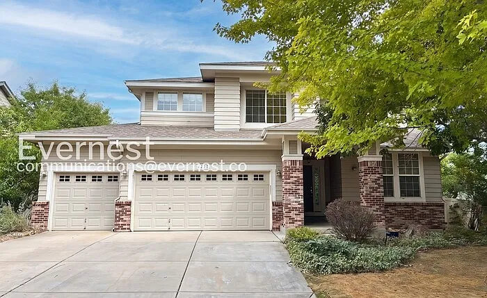 4 bed, 2.5 bath, 2800 sqft, $2,850 — Photo 1