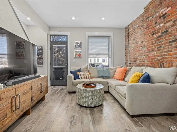 3902 Shaw Blvd #3902, Saint Louis, MO 63110