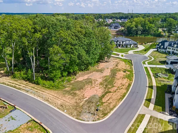 903 Deodar Cedar Dr, Matthews, NC 28104
