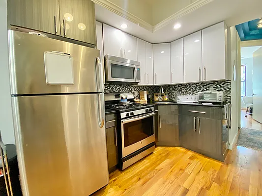 Rented by Hagstrom Management Inc | media 11