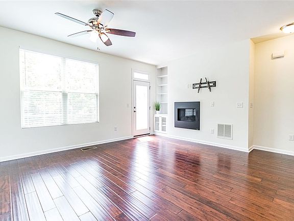 4th image of 3917 Brokenshire St