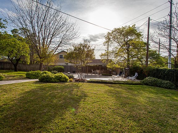 3rd image of 900 Falcon Dr