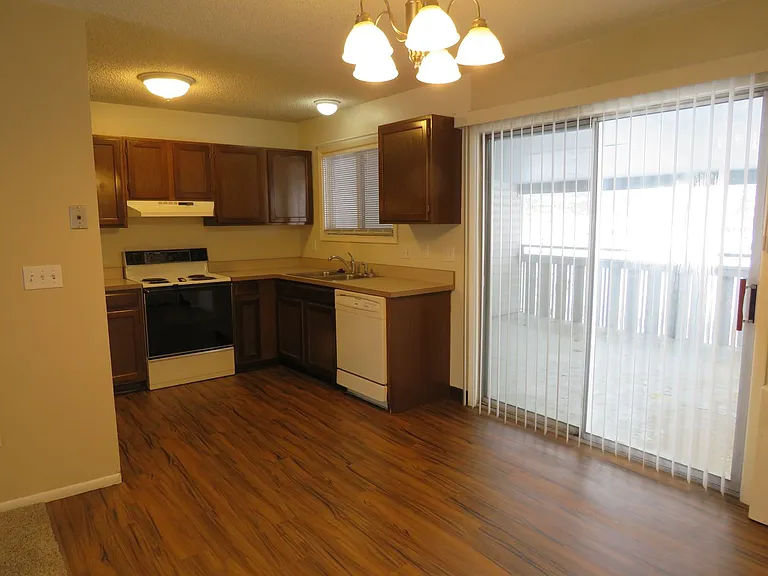 1410 Easy St — Photo 2