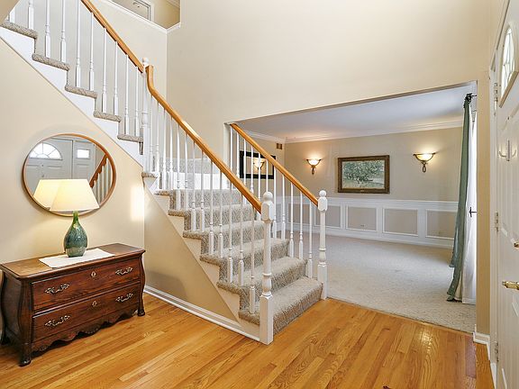 4th image of 16626 Seton Pl