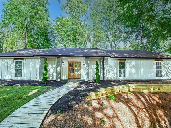 776 Fairfield Dr, Marietta, GA 30068