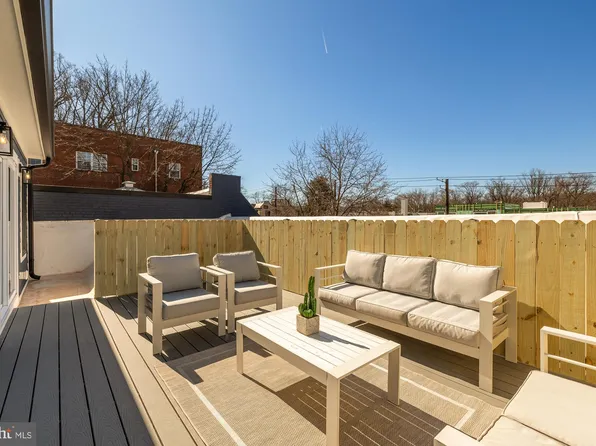 2639 41st St NW #Penthouse 1, Washington, DC 20007