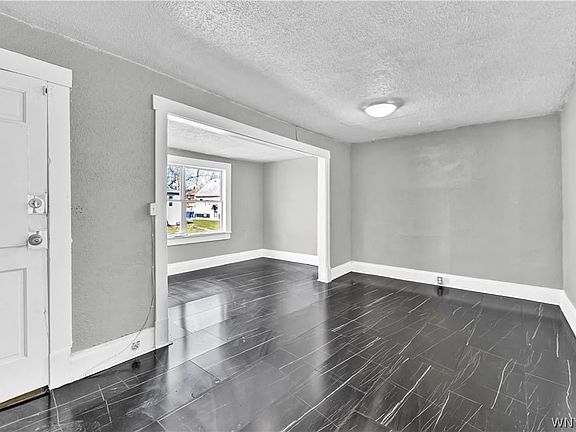 5th image of 127 Stevens Ave