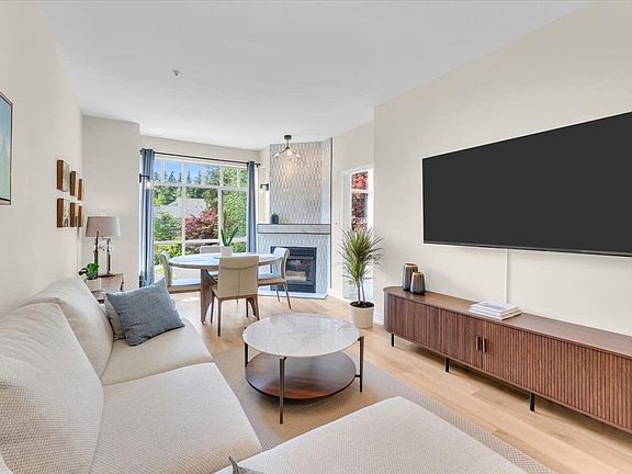2nd image of 630 Roche Point Dr #303