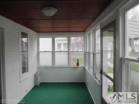 4th image of 15 E 19th St