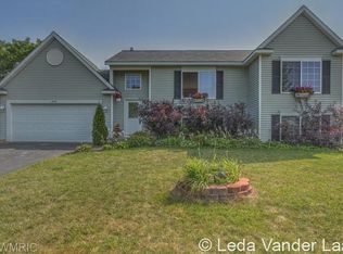 14756 Fieldstone Meadow Ct NE, Cedar Springs, MI 49319