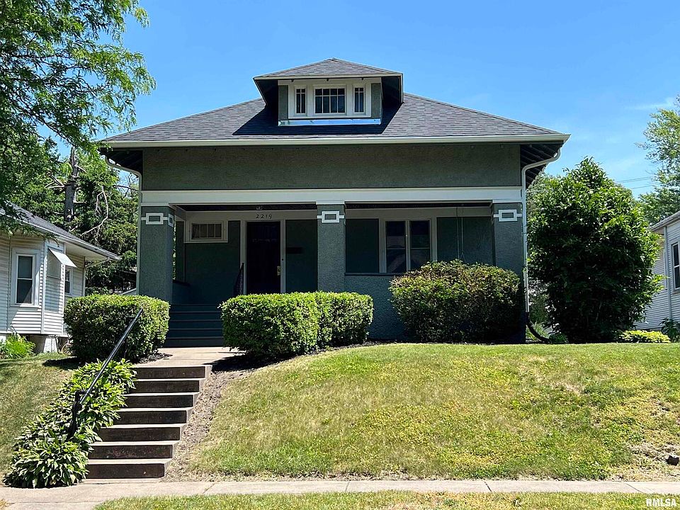 1st image of 2219 Scott St