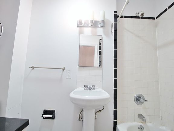 5th image of 41 Saint Marks Pl APT 2