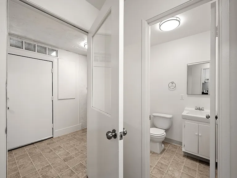 5580 Lake Park Way #28 — Photo 8