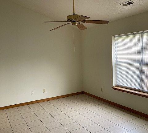 4th image of 3708 N Foxtail Dr