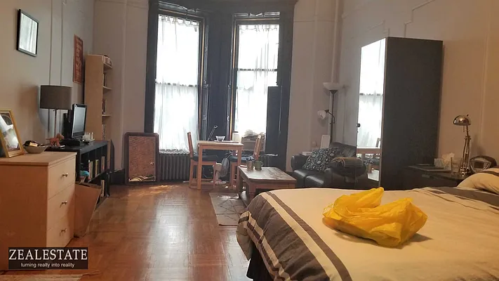 Rented by ZealEstate Group Inc | media 19