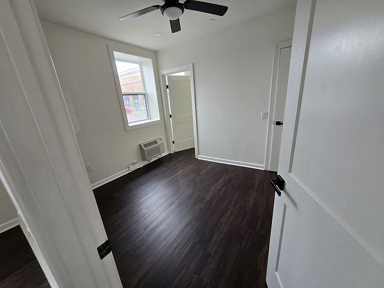 300 Market St #101 — Photo 8