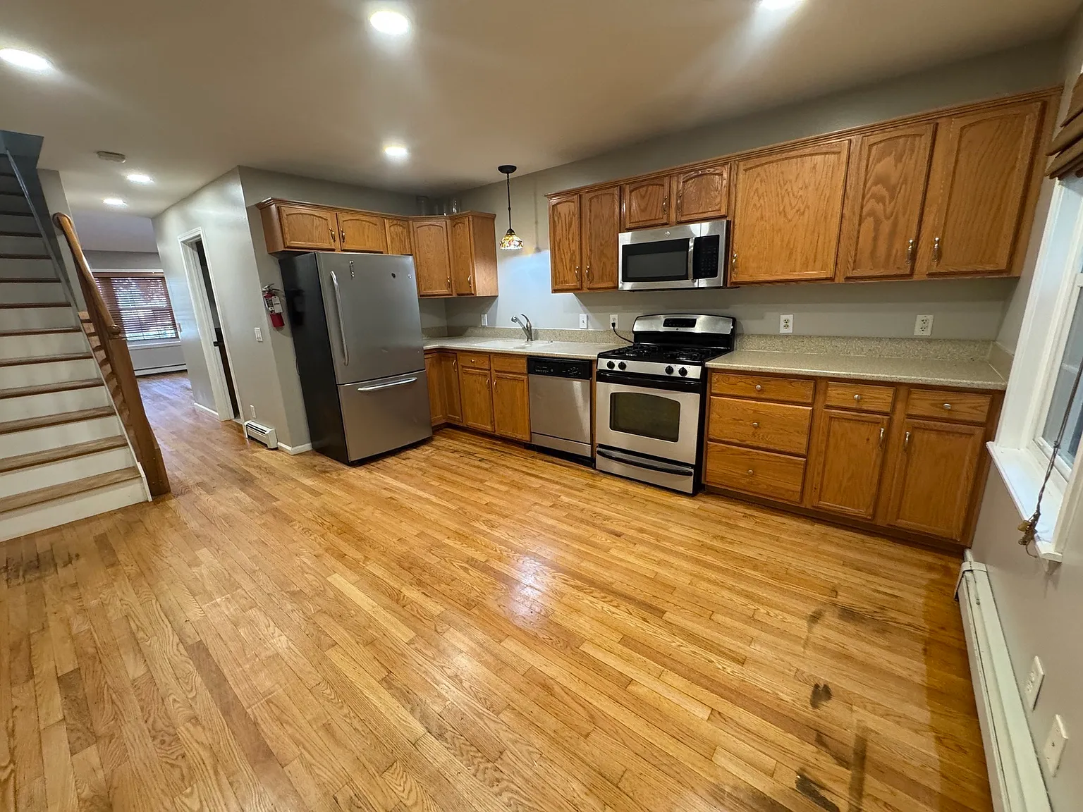 2 bed, 1.5 bath, 1132 sqft, $3,000 — Photo 1