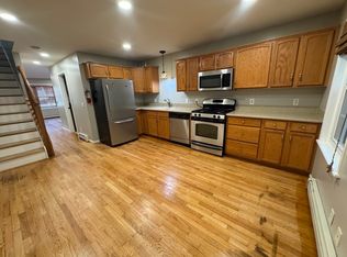 86 Beacon St #86, Chelsea, MA 02150
