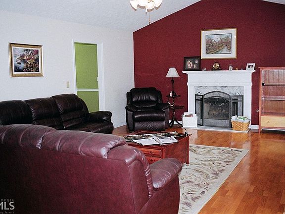 4th image of 618 Ashton Manor Dr