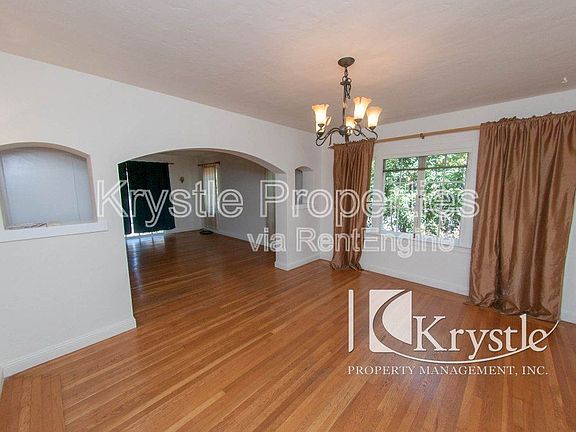 3rd image of 1722 Sacramento St