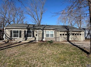 2933 SW Burnett Rd, Topeka, KS 66614