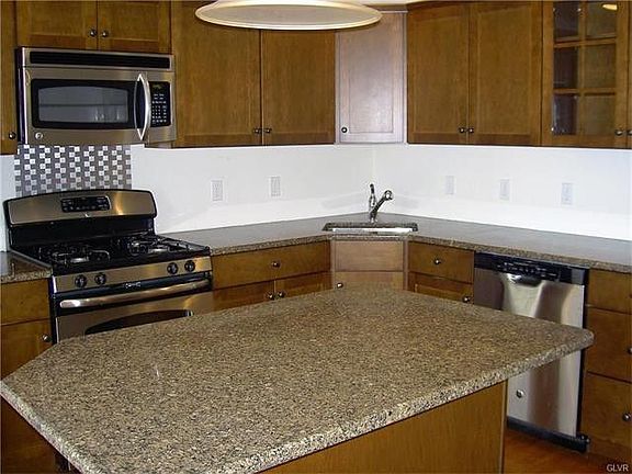 4th image of 2603 Sapphire Ln