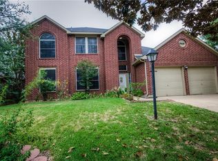 7625 Blossom Dr, Fort Worth, TX 76133