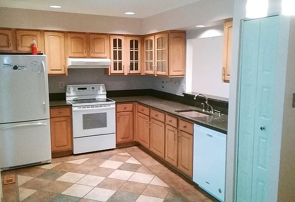 3rd image of 13329 Waterside Cir