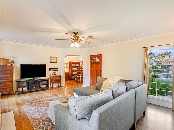 2nd image of 1177 Pine Ave