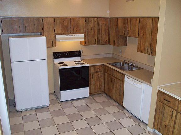 3rd image of 4411 SW Santa Barbara Pl #4413