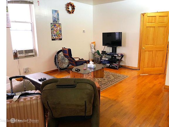 3rd image of 863 45th St #1