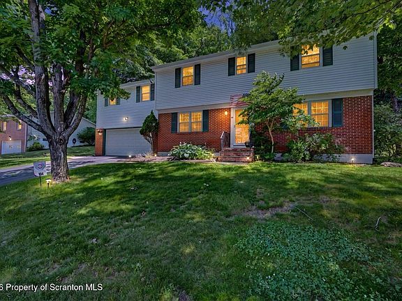 2nd image of 104 Sturbridge Rd