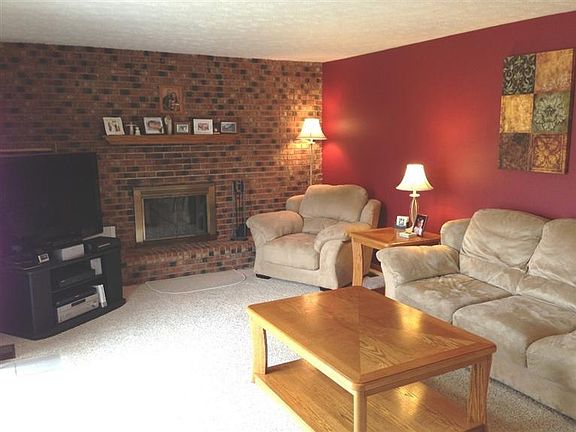 3rd image of 1021 Newpark Dr