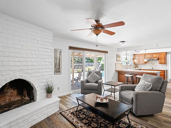 3rd image of 2727 Morley Way