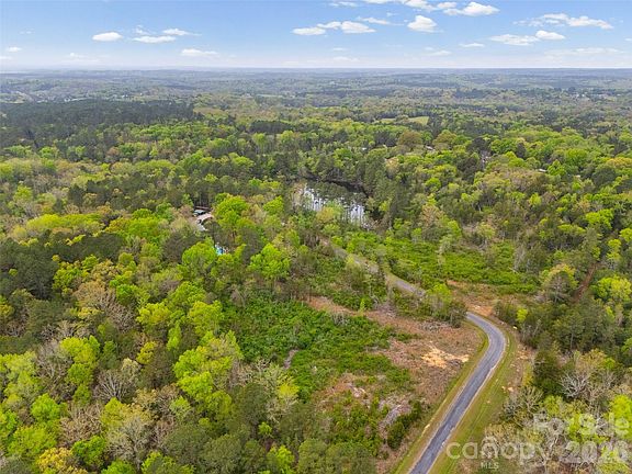 3rd image of Springwood Lakes Rd