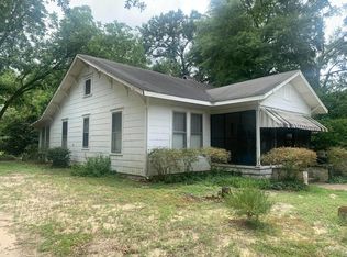 318 Kent St, Hamlet, NC 28345