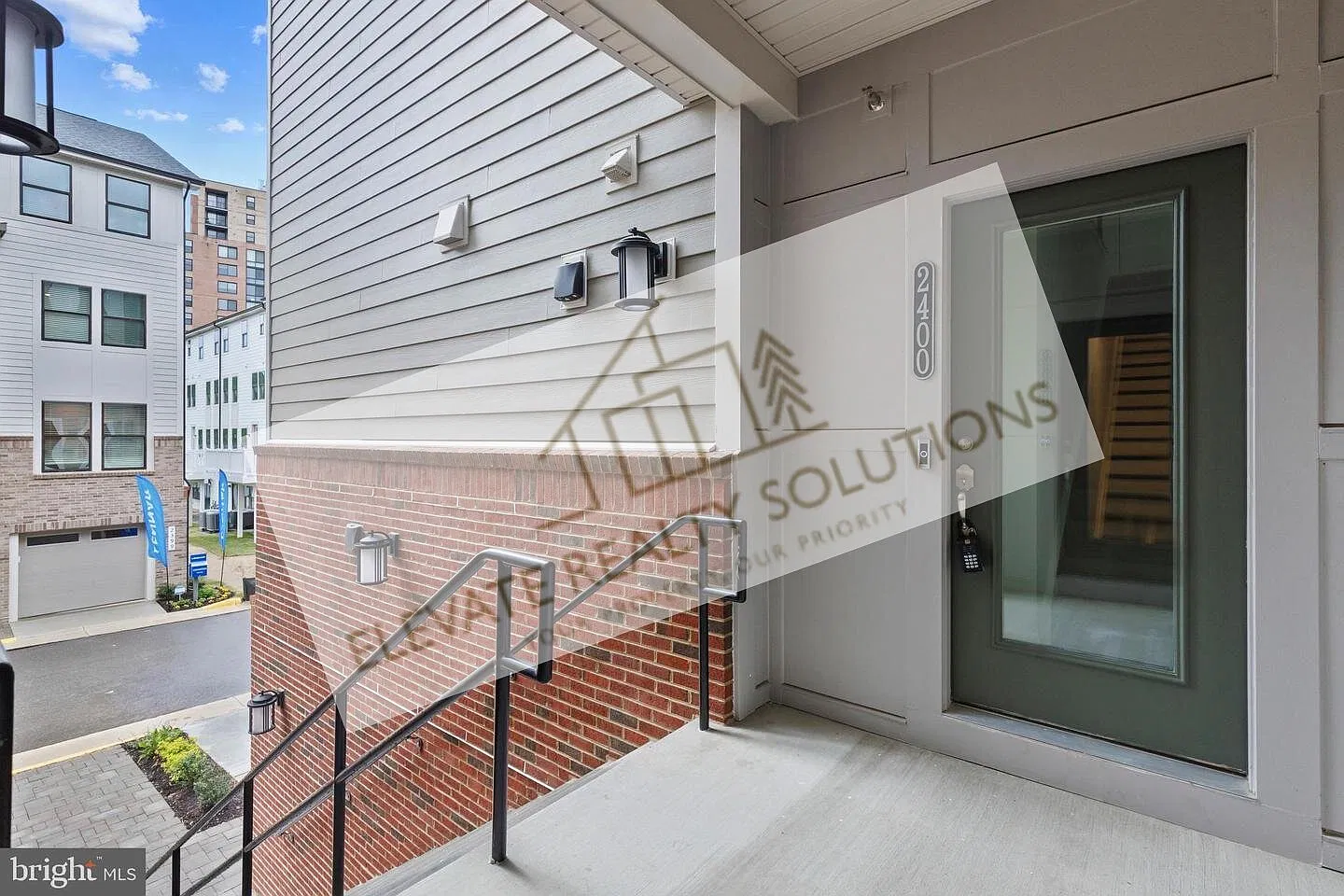3 bed, 2.0 bath, 1845 sqft, $3,900 — Photo 3