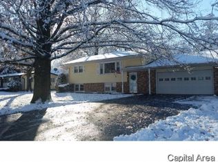 784 S Market St, Knoxville, IL 61448