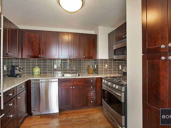 2nd image of 130 Bradhurst Ave APT 1101