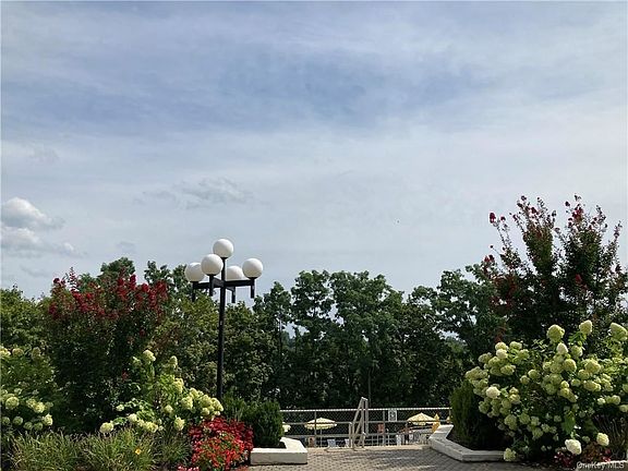 5th image of 300 High Point Dr Penthouse 5