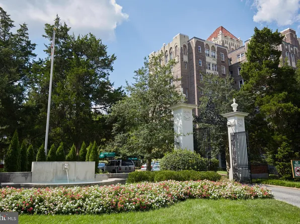 4000 Cathedral Ave NW APT 126B, Washington, DC 20016