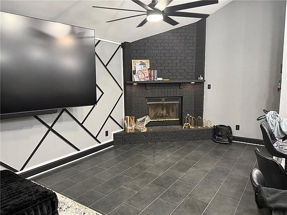 3rd image of 2001 Webster St